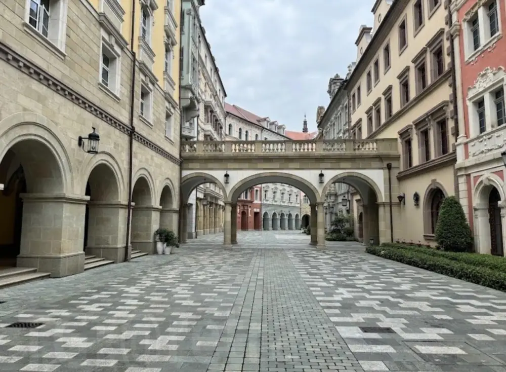 İşə gedirsən, özünü Avropada hiss edirsən – məşhur şirkətin qeyri-adi kampusu – Fotolar