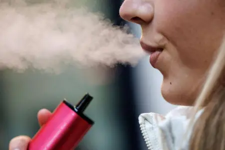 Elektron siqaret qadağası - Bu tarixdə qüvvəyə minəcək