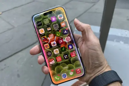 Qatlana bilən "iPhone"nun ilk real görüntüsü - Qiymət açıqlandı