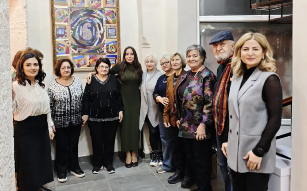 Leyla Əliyeva “YAŞA” Mərkəzində yaşlı nəslin nümayəndələri ilə görüşdü - Fotolar