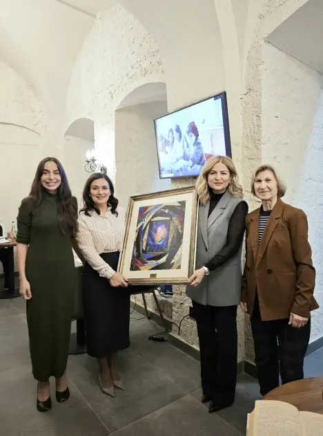 Leyla Əliyeva “YAŞA” Mərkəzində yaşlı nəslin nümayəndələri ilə görüşdü - Fotolar