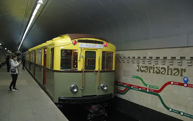 Retro vaqonlar bu tarixlərdə “İçərişəhər”də olacaq - Fotolar