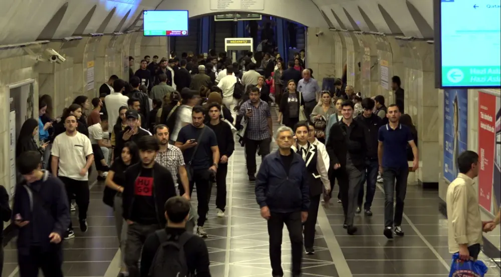 Retro vaqonlar bu tarixlərdə “İçərişəhər”də olacaq - Fotolar