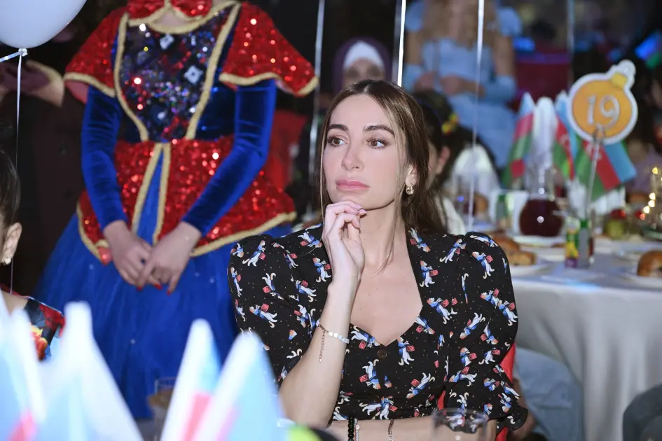 Prezidentin qızları və gəlini şəhid övladları ilə bayram şənliyində - Fotolar