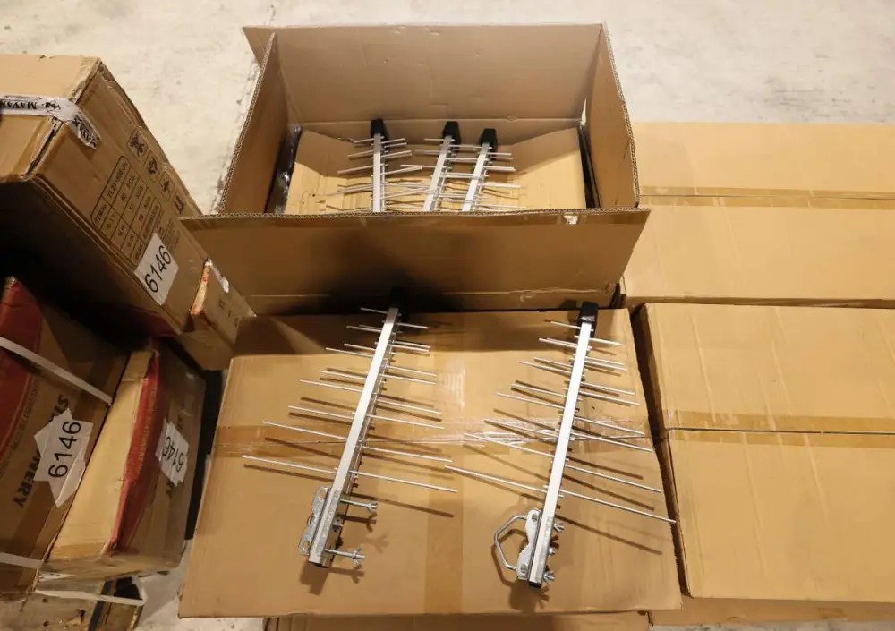 "Uşaq oyuncaqları" adı altında ölkəyə gətirilən mallardan görün nə çıxdı - Foto