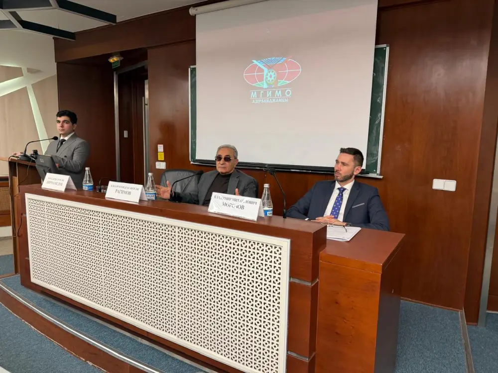 Professor İlham Rəhimov Moskvada tələbə və müəllimlərlə görüşdü - FOTOLAR