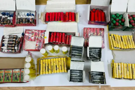  Pirotexniki vasitələr satan daha 20 nəfər saxlanıldı