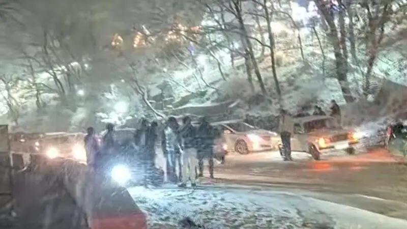 Hacıkəndə yağan qar qəzaya səbəb oldu – Foto