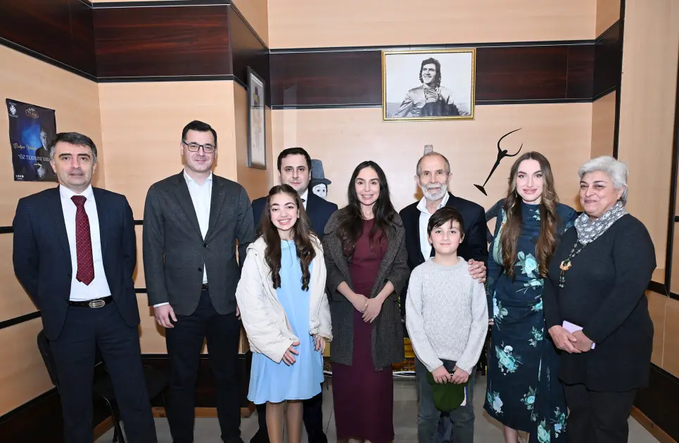 Prezidentin qızı ilə gəlini “Romeo və Cülyetta”nı izlədi - Fotolar