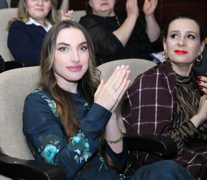 Prezidentin qızı ilə gəlini “Romeo və Cülyetta”nı izlədi - Fotolar