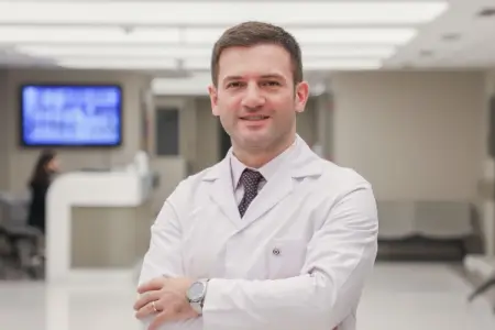 Əməkdar artistin əməliyyatdan sonra bədəni çürüyür? - Foto