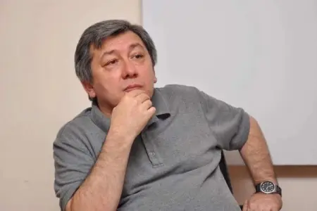 Altay Göyüşovun məhkəməsi başladı