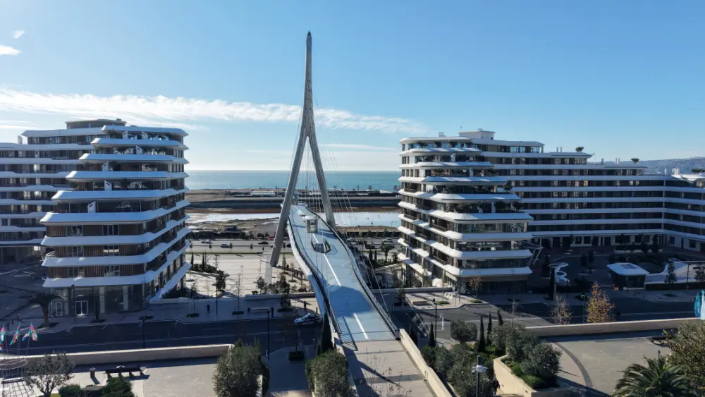 Prezident ailəsi ilə “Bakı Ağ Şəhər”də olub