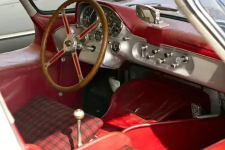 Dünyanın ən bahalı avtomobili görün neçə milyona satıldı