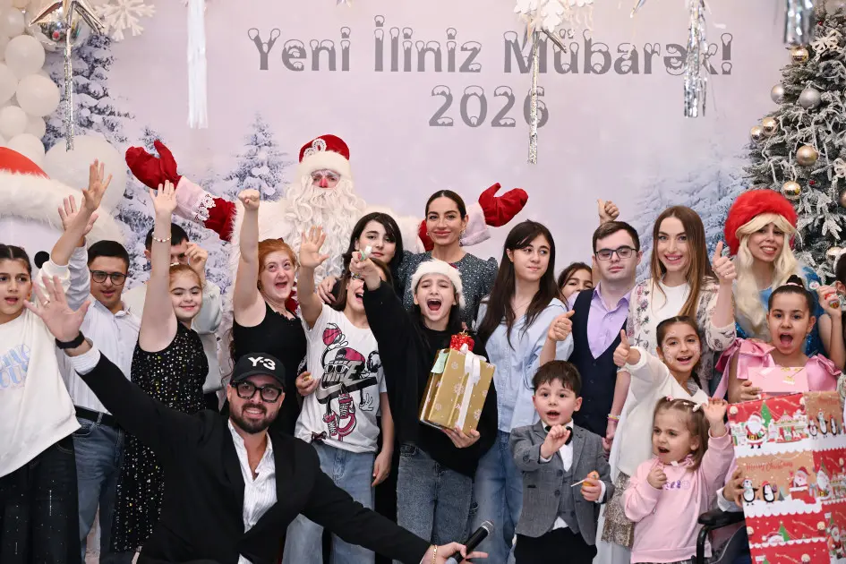 Əliyevalar xüsusi qayğıya ehtiyacı olan uşaqlar üçün təşkil olunan bayram şənliyində – Fotolar