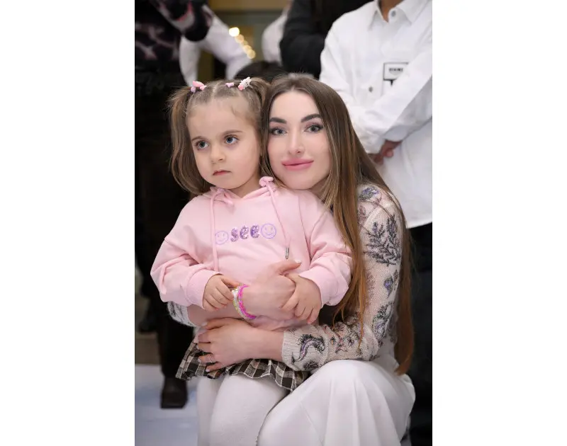 Əliyevalar xüsusi qayğıya ehtiyacı olan uşaqlar üçün təşkil olunan bayram şənliyində – Fotolar