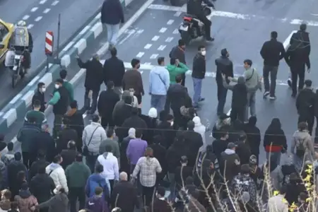 İranda iqtisadi böhran: İnsanlar küçələrə axışdı