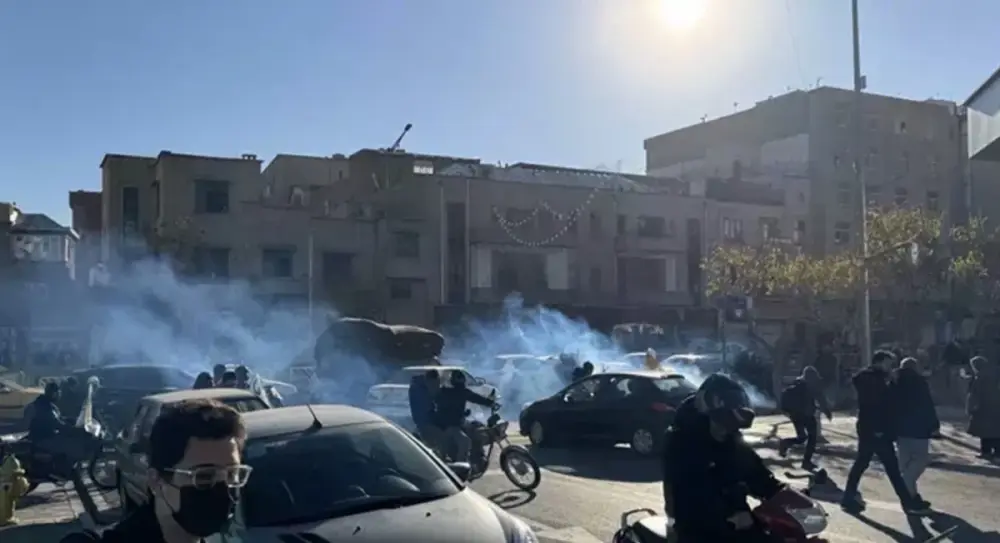 İranda iqtisadi böhran: İnsanlar küçələrə axışdı