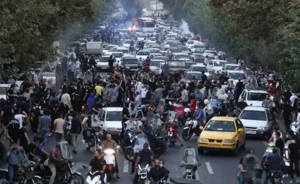 İranda iqtisadi böhran: İnsanlar küçələrə axışdı