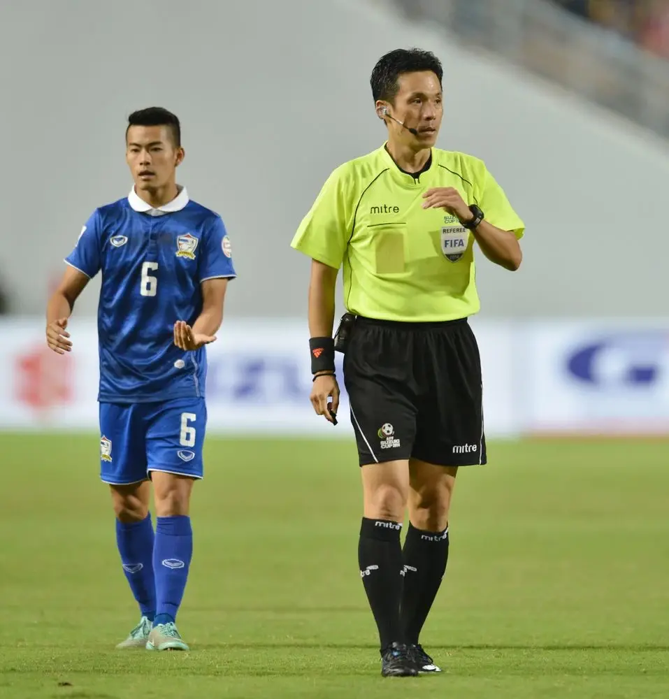 İlin ən yaxşı futbol hakimləri onlar oldu – Fotolar