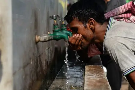 Hindistanda sudan kütləvi zəhərlənmə: 13 nəfər öldü