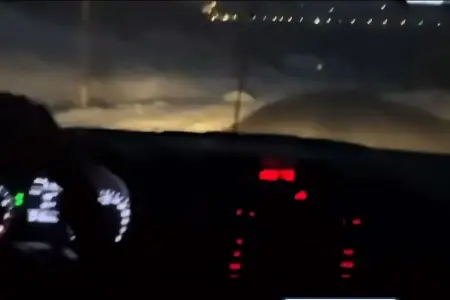 Qarlı yolda maşın sürüşdü, qayadan aşdı – Anbaan video