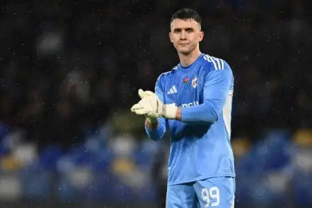 Koxalski sevgilisinə evlilik təklifi etdi 