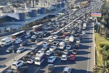 Bakının bir sıra yollarında sıxlıq yarandı - Yeniləndi