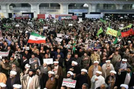 İranda təhlükəsizlik qüvvələri etirazçıların olduğu xəstəxanaya basqın etdi