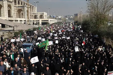 İranda etirazçılar iki şəhəri nəzarətə götürüb?