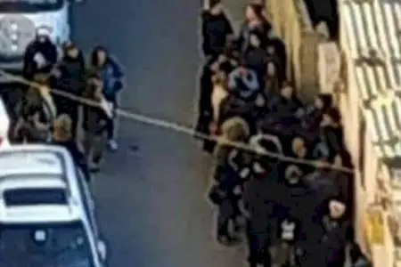 Bakıda falçının evi qarşısında böyük növbə