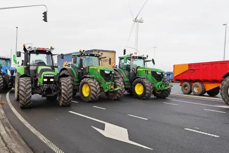 Avropada fermer üsyanı: yollar bağlandı, paytaxtlara yürüş başladı