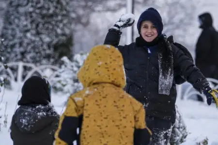 İstanbulda məktəblər bağlandı