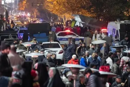 İranda qorxulu mənzərə - Hər yer cəsədlərlə doludur - Video