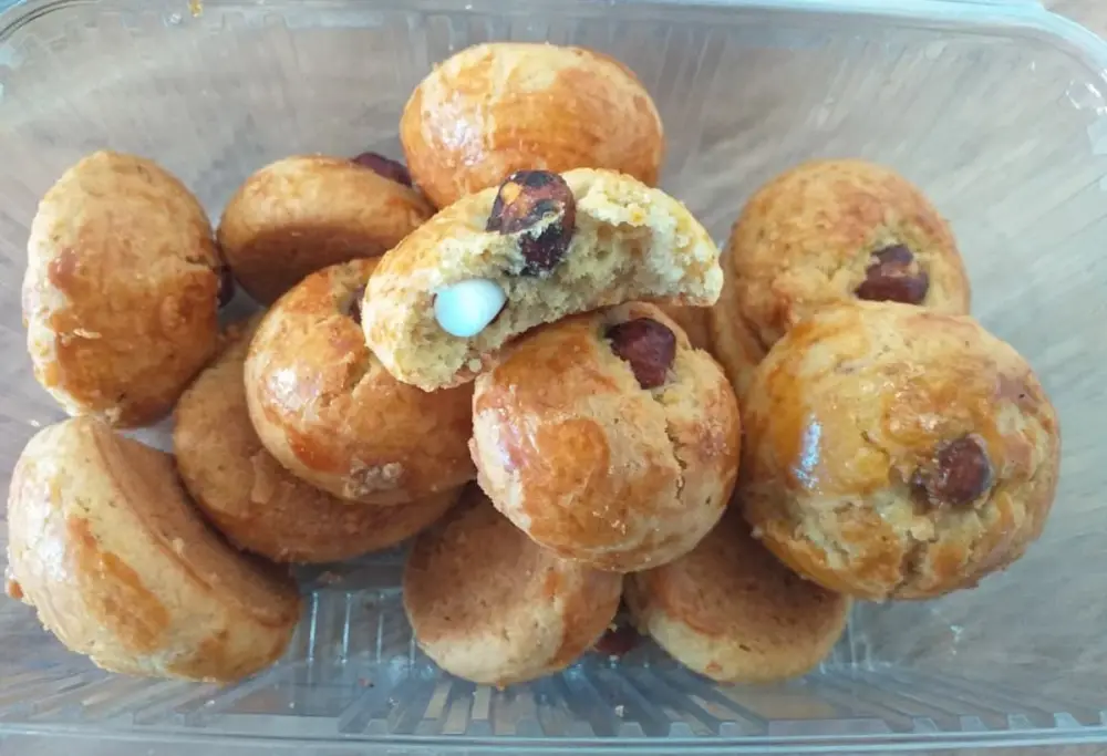 “Araz"dan alınan şirniyyatdan çıxan plastik jurnalistin həyatına təhlükə yaratdı - Fotolar