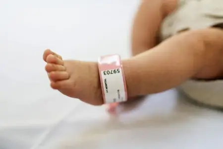 Doğum evində 17 körpə virusa yoluxdu - Bu ölkədə