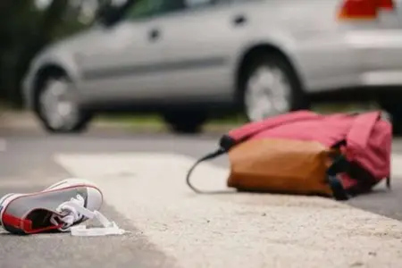 Qusarda məktəbli qızları maşın vurdu