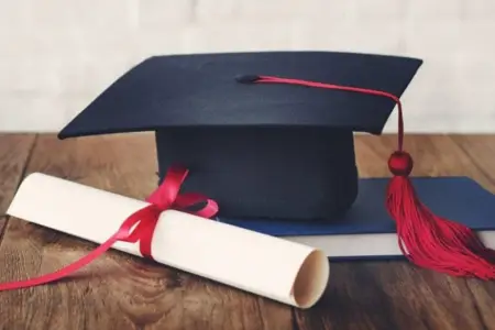 Kağız diplomlar tarixə qovuşur: Rəqəmsallaşma nə vəd edir?