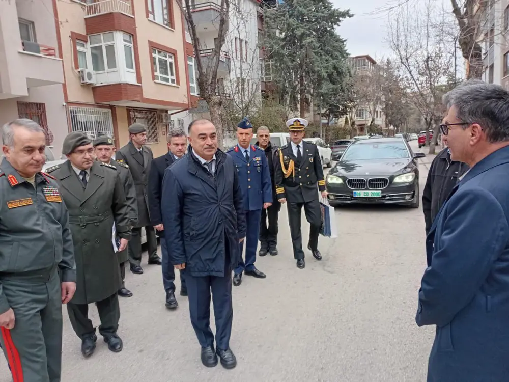 Azərbaycan səfiri təyyarə qəzasında şəhid olan türkiyəli hərbçinin ailəsini ziyarət etdi - Foto