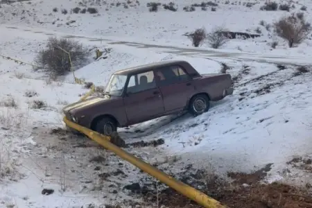 Maşın qaz xəttinə çırpıldı, beş kənd qazsız qaldı