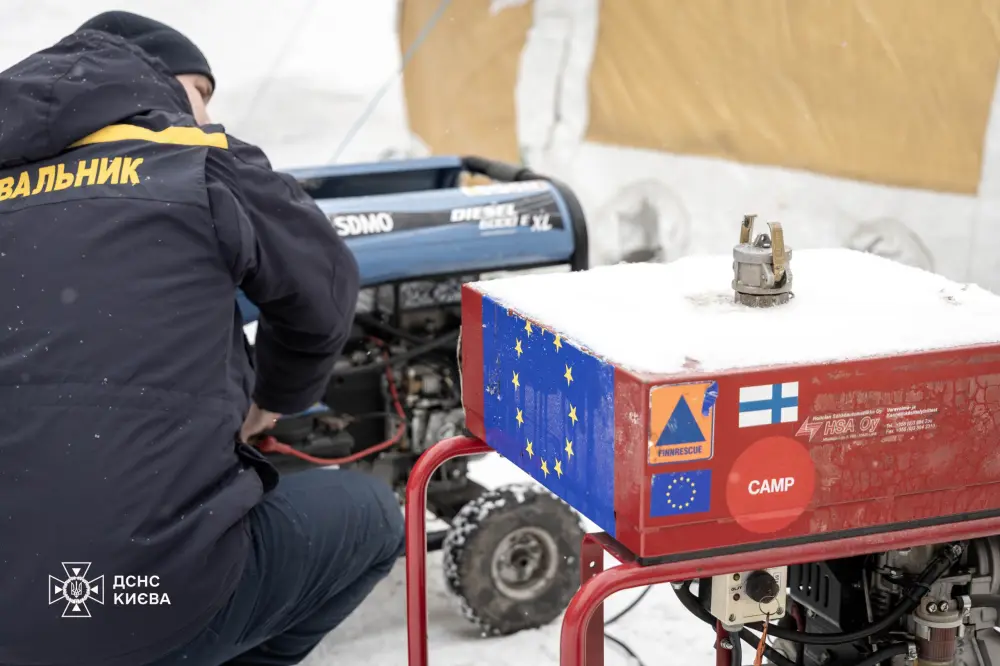 Kiyev sakinləri elektrik kəsintiləri ilə belə mübarizə aparır – Fotolar