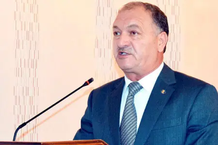 Qoca Səmədovun oğlu Yevlaxda adam güllələdi