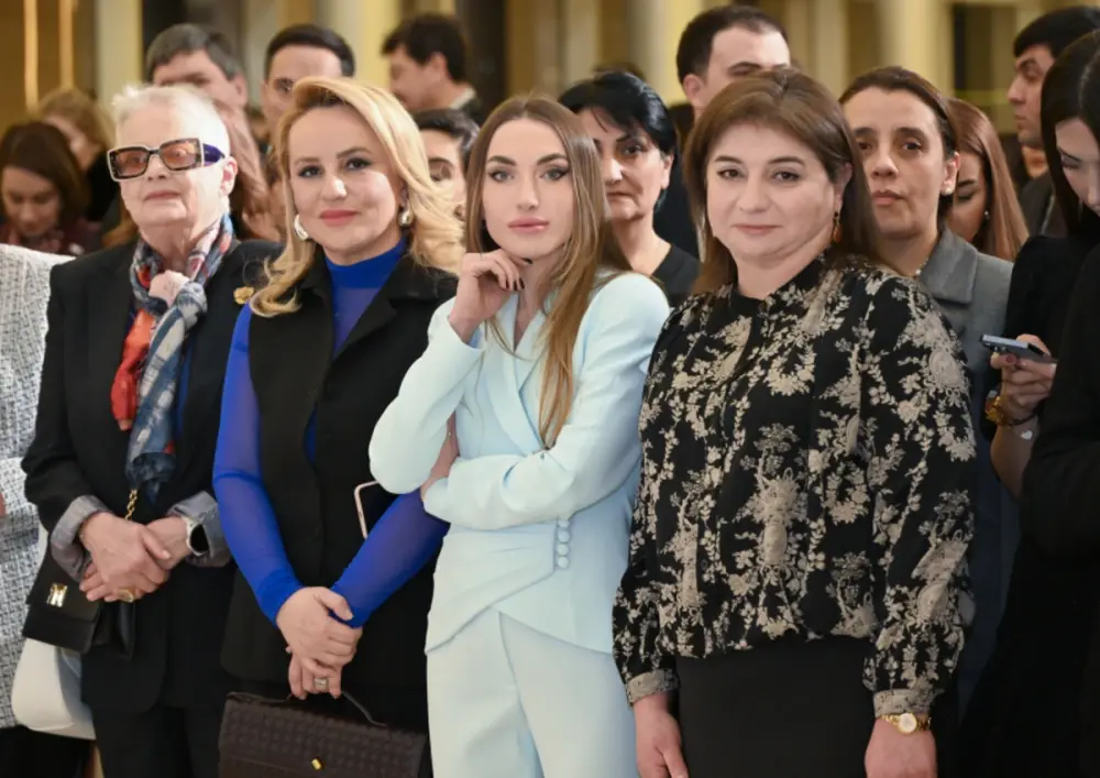 Heydər Əliyev Mərkəzində Kerol Förmenin sərgisinin açılışı oldu