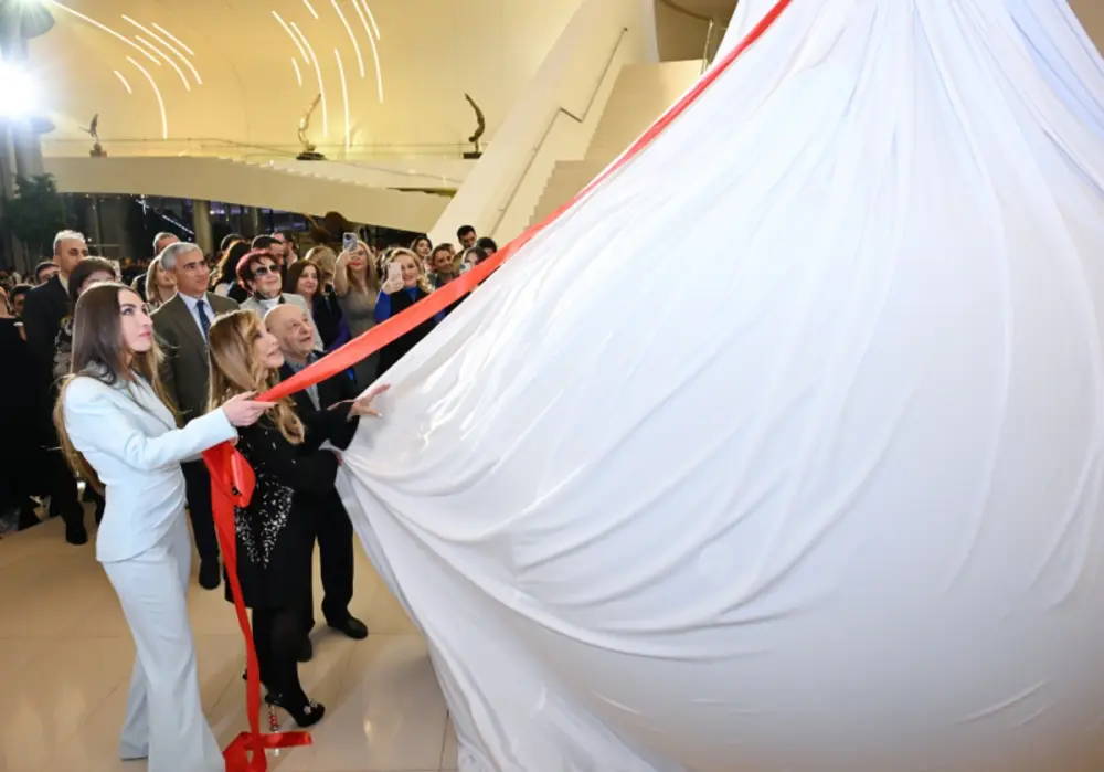 Heydər Əliyev Mərkəzində Kerol Förmenin sərgisinin açılışı oldu