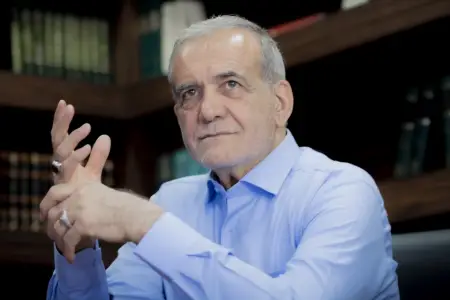 İranın ali rəhbərinə hücum... - Pezeşkian xəbərdarlıq etdi