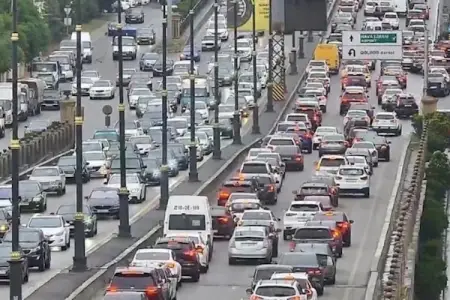 Yeni həftəyə tıxacla başlayan yolların siyahısı