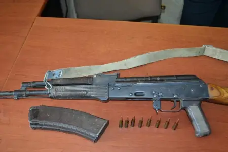 Polis iki günə 18 avtomat aşkarladı