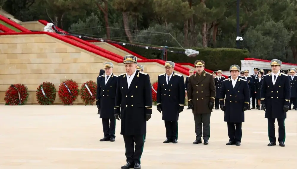 Prokurorluq əməkdaşları Şəhidlər xiyabanını ziyarət etdi