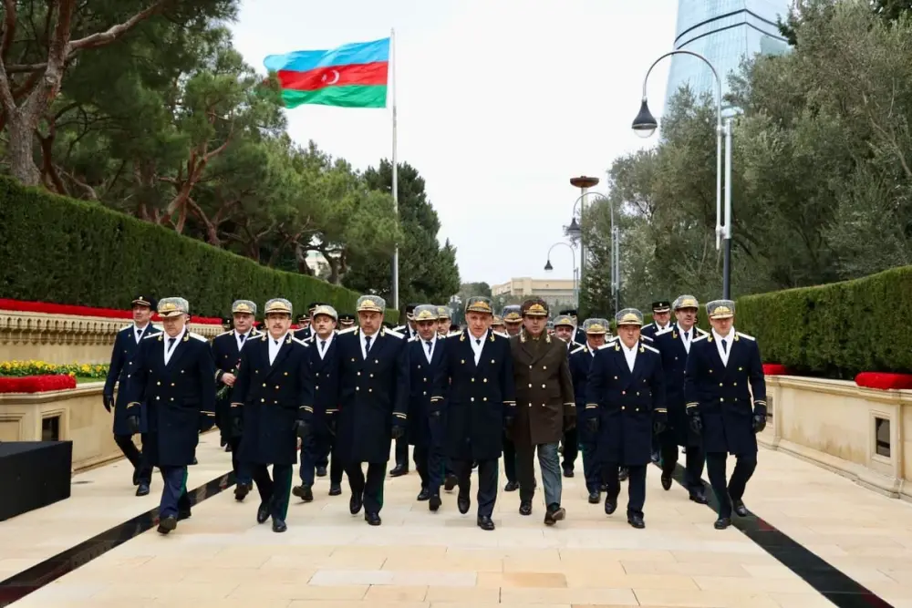 Prokurorluq əməkdaşları Şəhidlər xiyabanını ziyarət etdi