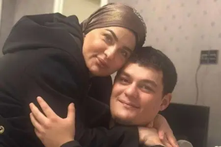 Fərqanə Qasımovanın oğlu əsgərliyə gedir